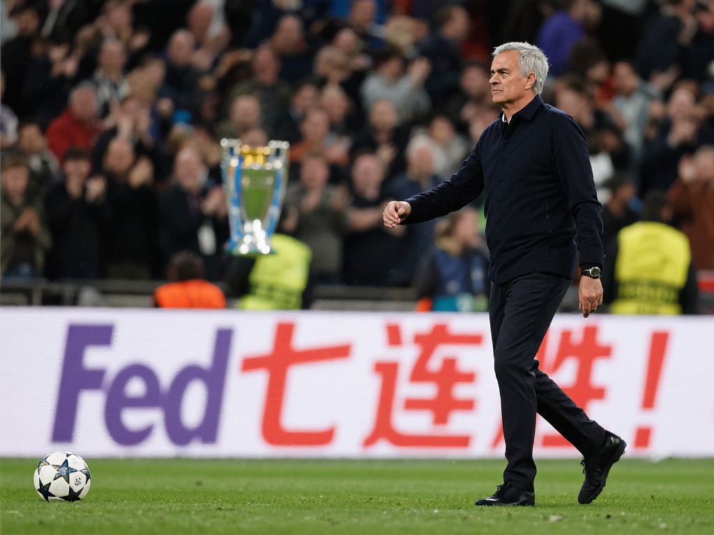 尽管他的经 尽管他的经