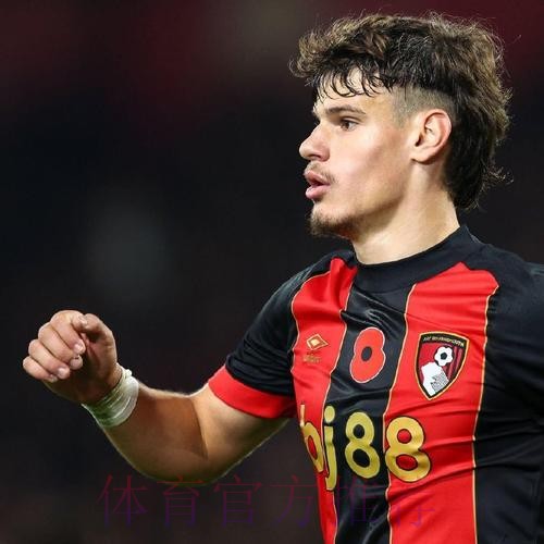 记者：阿尔瓦罗转会皇马的操作已非常接近完成